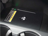 ◆ワイヤレス充電器◆ワイヤレス充電対応のスマートフォンを置くだけで充電が可能でとても便利な機能です。