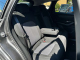 後席のレイアウトも手を抜く事なく装飾が充実したマツダ車です。