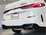 どっしりとしたバンパー下部のデザインはBMWの高級感を際立たせると共にスポーティーさを演出しております。