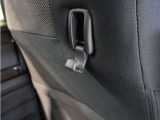 ◆コンビ二フック◆ちょっとした買い物の袋を吊り下げたり、ゴミ袋を吊り下げられるコンビニフックがあり車内を転がらず便利です!