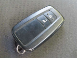スマートキーはかばんやポケットに入れておけば、ドアのロックアンロックやエンジンの始動が出来ます!