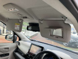 運転席&助手席バニティミラー付きサンバイザー
