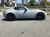 オープンカーならではのスタイルがほれぼれします。