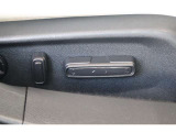高級装備の代名詞!パワーシート装備!快適装備で運転も楽々です!