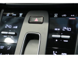 エアコンは運転席と助手席それぞれで温度の調節が可能です。