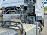 運転席側にステンレス製の工具箱が付いています。