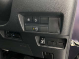【両側電動スライドドア】スライドドアなので狭い駐車場などでもぶつける心配が減り、安心ですね。