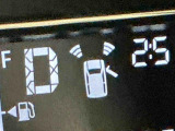 安全安心な走行のために、納車前には小さなクルマを知り尽くしたエキスパートが基本性能に関わる機能や状態を徹底的に点検しています。