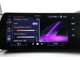 クルマの頭脳ともいえる、管理システム、iDrive。ナビだけではなく、オーディオ操作や車両情報の表示などをコントロールできます。便利さと安全性の向上にも繋がっています。