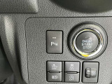 コーナーセンサーが付いているので障害物との距離が近付くと、アラームやディスプレイ表示で知らせてくれます!