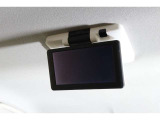 後席モニター付きです♪♪使用しない時には格納も可能です◎これで2列目の同乗者も渋滞や長いドライブも楽しくなりますね♪♪♪