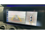 【リアカメラ】見通しの悪い場所への進入時や狭い場所での駐車時に役立ちます。