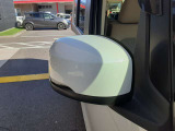 デザイン性だけでなく、ドライバーの巻き込み防止など安全運転をサポート致します!周囲からの視認性にも優れていて安心です!