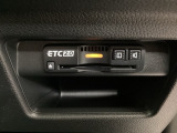 ETCが付いてます。ETC搭載車しか通過できないスマートICが利用できるようになりますよ!現在スマートICの設置箇所も増えてきているので、高速道路利用の幅が広がりますね☆