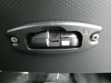 ここにETCが付いております。高速道路の料金所もスイスイ♪ ETCカードの申し込みは日産カードがおすすめ☆「安心」「おトク」「便利」で皆さまのカーライフをサポートする特典満載のカードです。