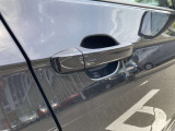 キーを持ったままタッチすればロック解除できます。