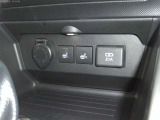 運転席・助手席あたたかシートヒーター付です☆冬場はヒーターの為のエンジン始動を抑えられるので低燃費につながります☆