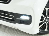 ◆フォグライト◆ 霧などの悪天候時、自車の位置を示すとともに前方や路肩が見えずらい時、近い位置をワイドに照らしてくれます