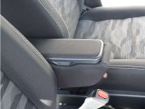 当社はピットがあり整備士も常駐してますので納車前整備・車検整備もお任せ下さい。