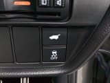 横滑りを抑制し車の姿勢の安定を図るVSA機能を搭載。運転席とリアゲート本体に開閉スイッチを装備し、とても便利な電動リアゲート!