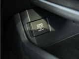 ◆12V電源ソケット◆スマートフォンの充電等にも便利な電源ソケット!使いやすい場所に装備されています。