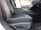 パワーシート搭載。微妙な調整が手軽にでき、ピッタリなポジションで運転することが可能です。