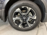 純正アルミホイールです。足元が引き立つので、車全体のイメージがアップしますよ!