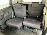 【スライドシート】後席にもスライド機構があることで、細やかに荷室スペースを確保!日常の様々なシーンに対応します♪