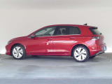 当店は、隣接地に新車ショールームを構え、徒歩数分の場所にはVW車のサービス拠点としては、全国最大規模の港北カスタマーサービスセンターを構え、お客様の様々なニーズにお応えできる体制でお待ちしております。