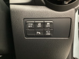 各種機能の切替スイッチは運転席パネル下に集約されています。任意で切り替え可能なため状況に合わせてお使いください。