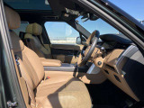 【運転席】室内は座り心地の良いシートとなっており、空間の広さと目線の高さから運転がしやすくなっております。