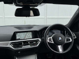 雰囲気のあるインパネ周りです。各スイッチも操作しやすい配慮がなされております。