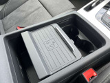 Audiの洗練されたデザインは、シンプルでありながらエレガントで時代をこえた美しさがあります。また、高性能なエンジンと優れたハンドリングにより、走行性能が非常に高いブランドとなっております。