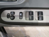 運転席ドアまわりの様子です。