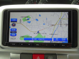 社外フルセグTVナビ付です。フルセグテレビ視聴、CD・DVD再生等が可能です。Bluetooth機能も付いておりますので、通話やスマートフォンから音楽を楽しめます。バックカメラ付。