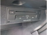 Audi正規ディーラーが高品質をお約束。高度な訓練・教育を受けたAudi専任メカニックが、100項目にもおよぶ精密な点検を実施。すべてクリアしたAudi車だけ、あなたのお手元に届けられるのです