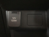 保証継承/走行0.7万km/AM・FMチューナー/前席パワーウインドー/スモークガラス/オートライト/クリアランスソナー/キーレスエントリー/アイドリングストップ/オートマチックハイビーム
