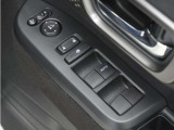◆パワーウィンドウスイッチ◆運転席から全席の窓の開閉操作を行うことが出来いつでも換気ができます!