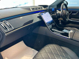 【グローブボックス】グローブボックス内にはETC2.0車載器が装備されております。普段外部から見えない位置に御座いますので、ご安心してお使え頂けます。