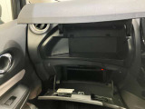 上下に収納があるので、常備しておきたい小物など分けて収納でき、車内をきれいに保てます!