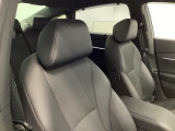 シートはフィット性も良く、楽な運転姿勢を保てます。シートヒーター付き!直接体を温てくれるので寒い日の運転も快適です。