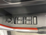パワーウィンドウスイッチで運転席から全席の窓の開閉ができます♪
