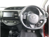 運転席の写真です!座り心地も良さそう、あなたのドライビングポジションをガッチリ支え、心地よい安心感で、ロングドライブもらくらく??
