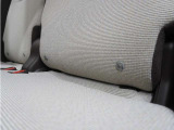 ◆ISOFIX◆シートベルトいらずでチャイルドシートと固定金具を連結するだけでガッチリ固定できます。