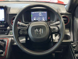 運転している間、長く触れているものだから手になじむハンドルがいいですよね。本革巻のステアリングは乗れば乗るほど手になじんでいきます。