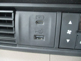 USBやHDMI対応のデジタル機器をつないで快適なカーライフを!!