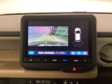 バックモニター付きで車庫入れもラクラク♪
