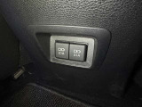 充電用USB端子付き。スマートフォンなどの充電に便利です。