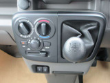 5速マニュアル車です!