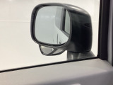 電動格納ミラーは駐車時にも便利ですね。
